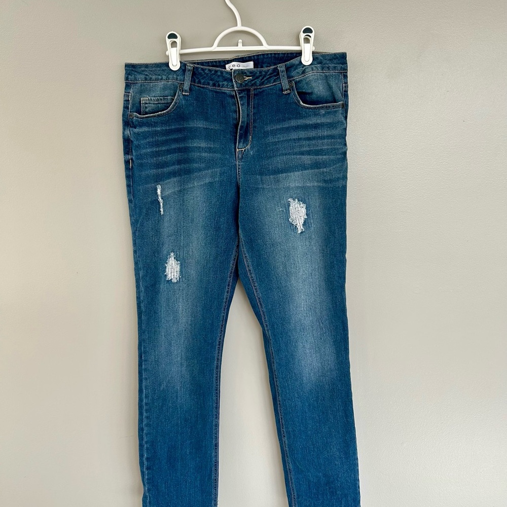 Cleo Classic Blue Distressed Women's Jeans Size 12